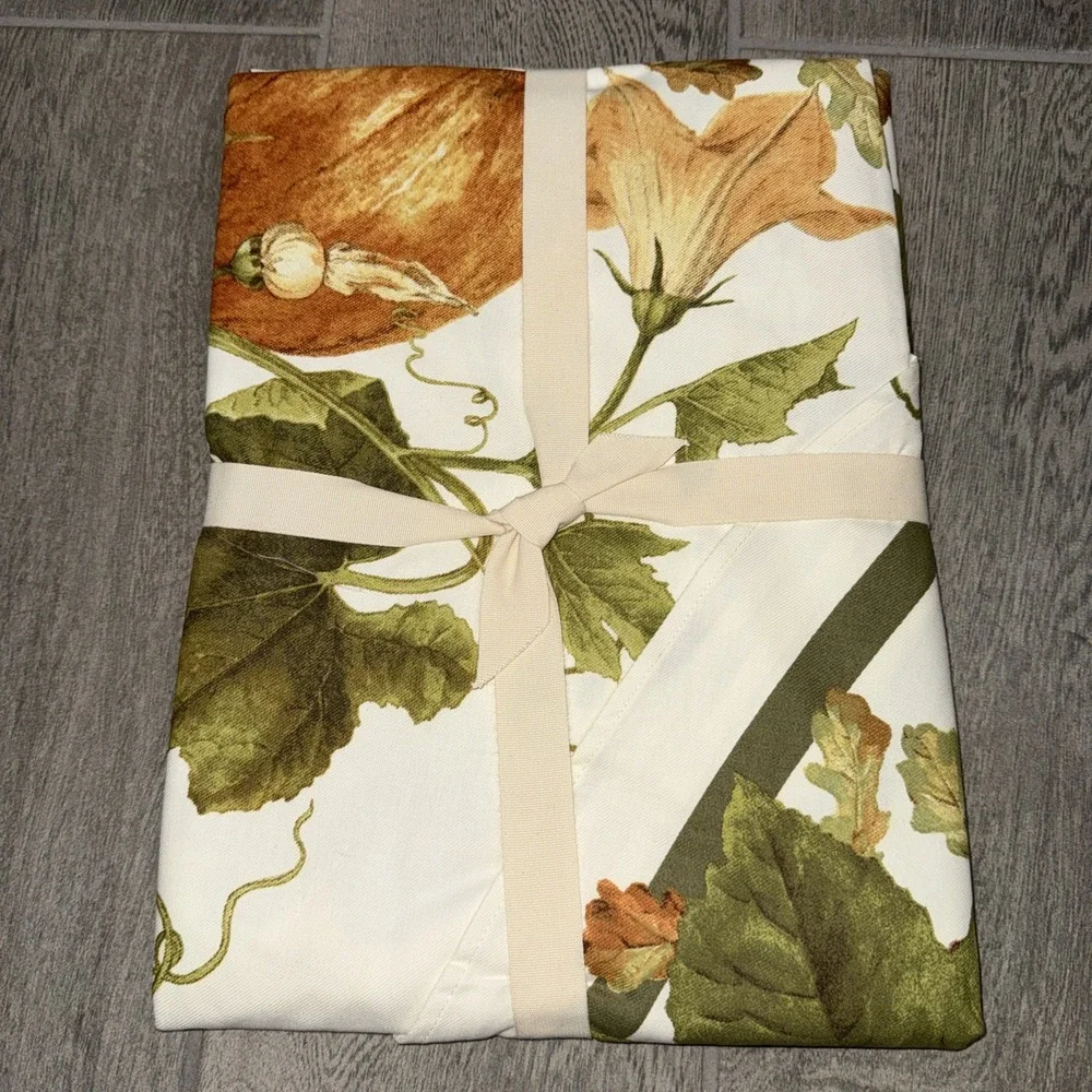 Williams Sonoma Heirloom Botanical Pumpkin Tablecloth Multicolor Round 70